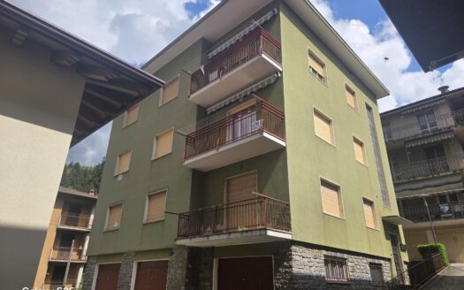 Grande appartamento in piccola casetta di sole tre unità abitative !!!