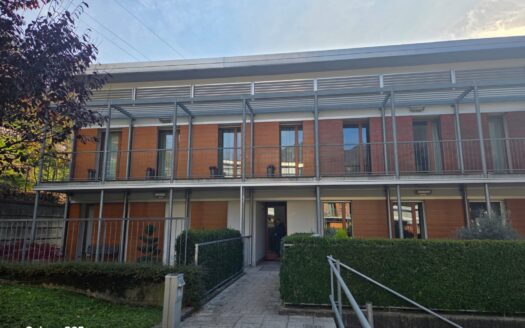 **Appartamento in Vendita – Un’Oasi di Comfort e Stile**