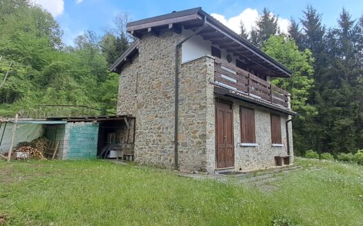 **Casale da Sogno in Vendita immersa nel verde**   Valle Taleggio (BG)